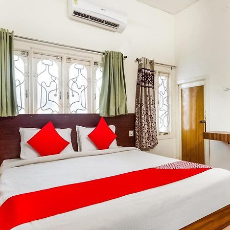 Oyo 76129 Rk Inn Guntur Exterior photo