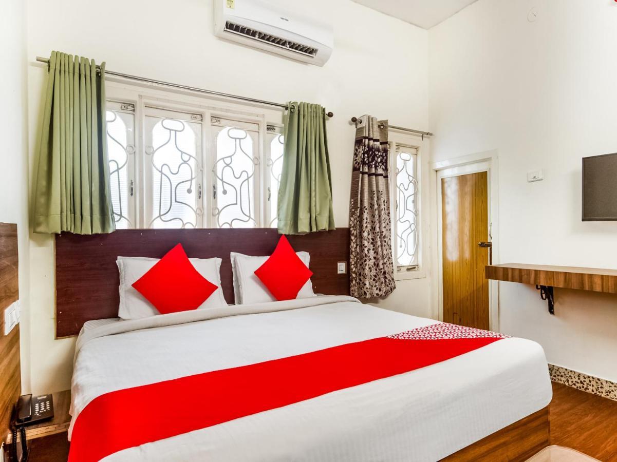 Oyo 76129 Rk Inn Guntur Exterior photo
