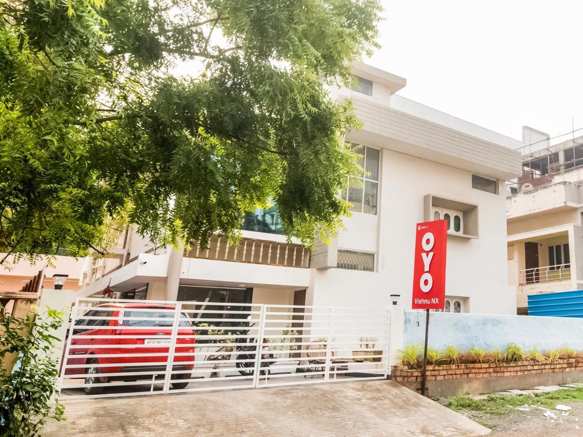 Oyo 76129 Rk Inn Guntur Exterior photo